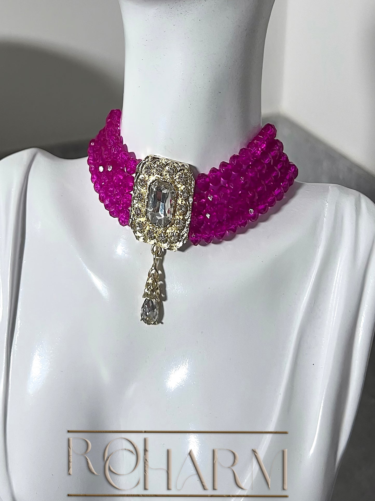 Choker necklace with coloured stones